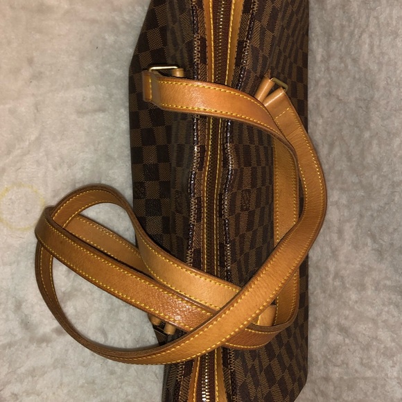 🚫SOLD🚫💯🔥Auth. Louis Vuitton Columbine Bag🔥💯 - Picture 8 of 8